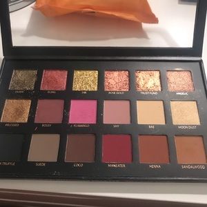Huda Beauty ORIGINAL Rose gold edition